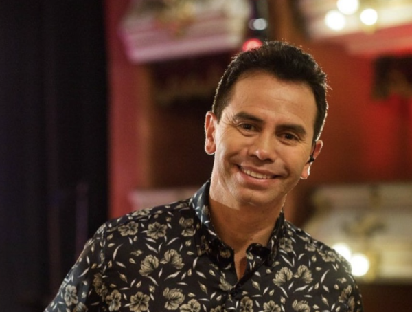 Jhonny Rivera celebra 20 años de carrera con concierto en el Movistar Arena